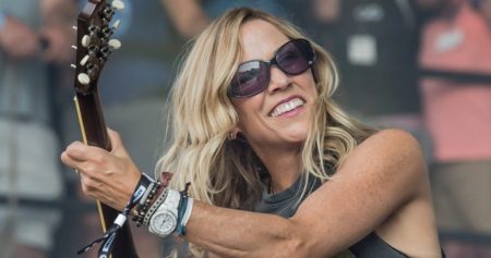 Sheryl Crow-Ouv-Artiste Discrète-ParisBazaar-Borde